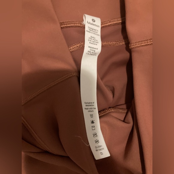 Like new Lululemon Everlux 19” crop red bronzer mauve - Picture 3 of 11